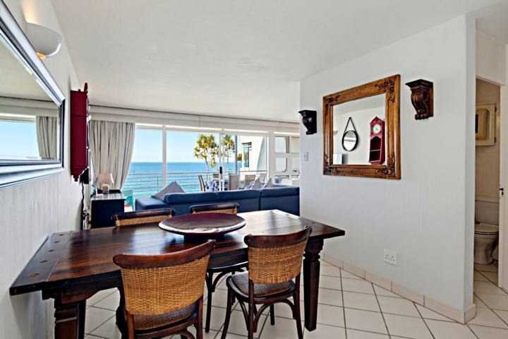 Chakas Cove 40 Dining Room